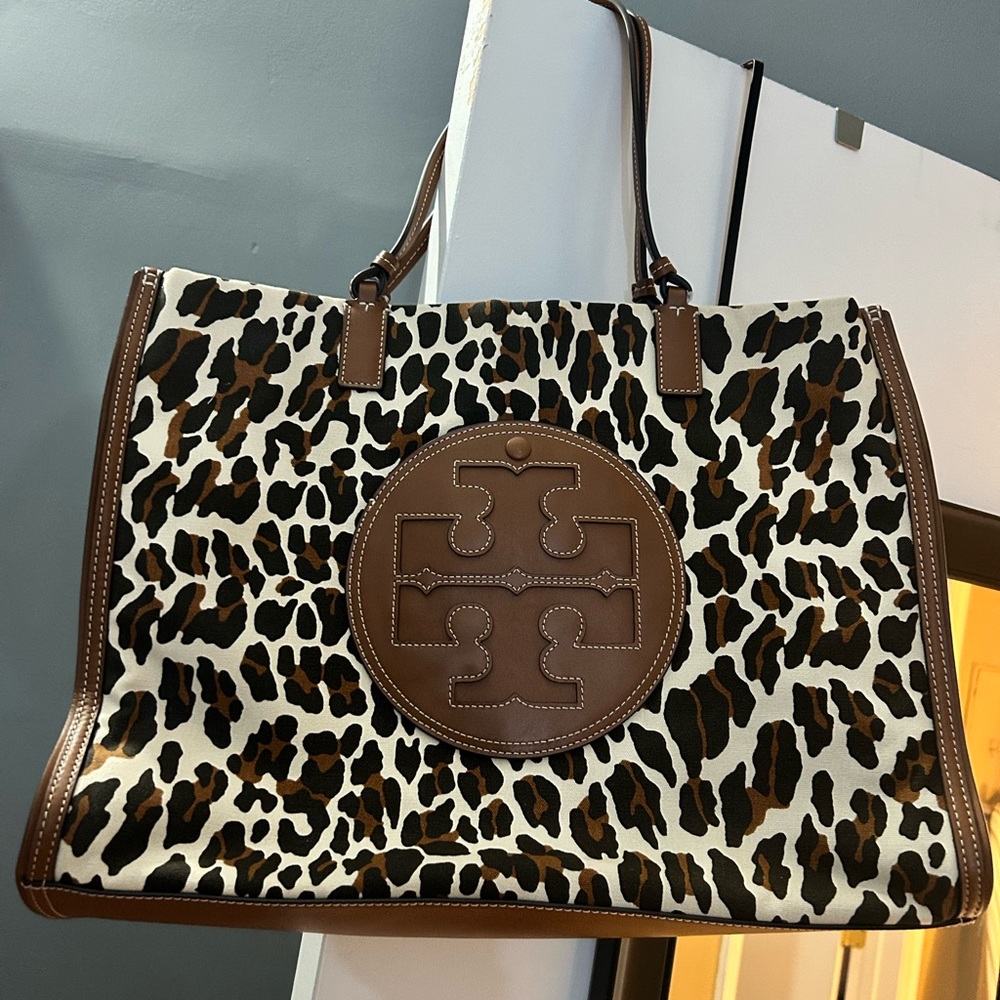 Tory Burch large canvas Leopard Print Tote Bag with Brown Accents. New no tags